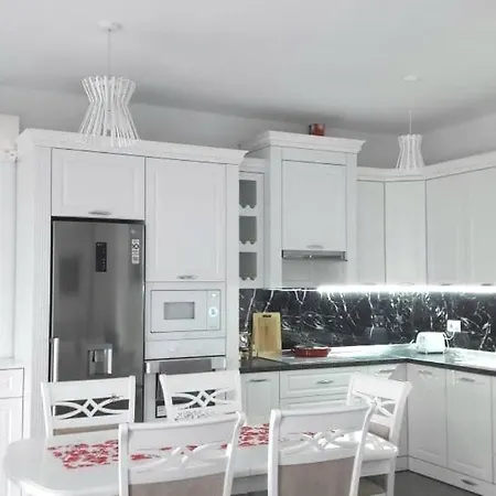 Super Leisure Vila-plazhi San Pietro, Gjiri I Lalezit Villa