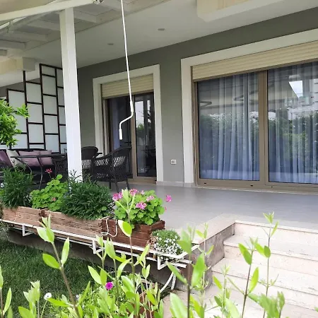 Villa Super Leisure Vila-plazhi San Pietro, Gjiri I Lalezit