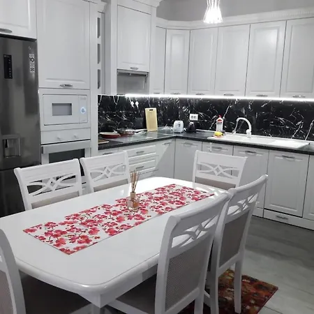 Super Leisure Vila-plazhi San Pietro, Gjiri I Lalezit Villa *
