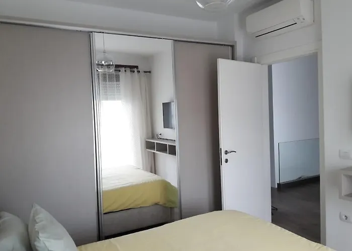 Super Leisure Vila-plazhi San Pietro, Gjiri I Lalezit Plazhi San Pietro