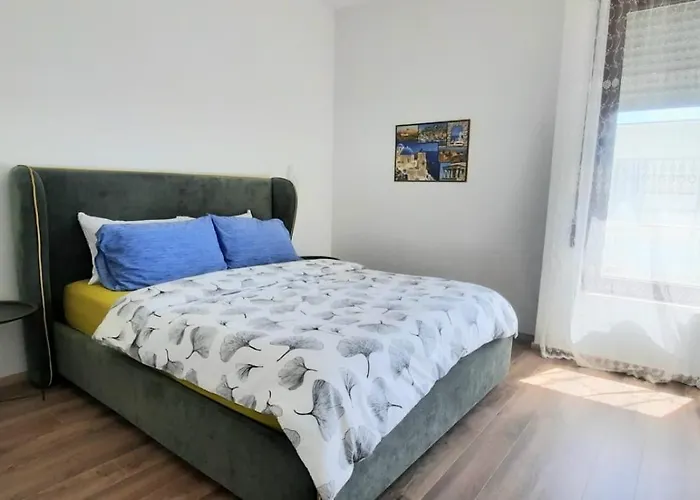 Super Leisure Vila-plazhi San Pietro, Gjiri I Lalezit * Plazhi San Pietro