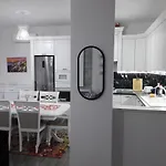 Villa Super Leisure Vila-plazhi San Pietro, Gjiri I Lalezit *