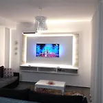 Super Leisure Vila-plazhi San Pietro, Gjiri I Lalezit