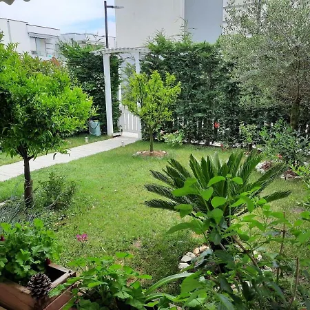Super Leisure Vila-plazhi San Pietro, Gjiri I Lalezit Villa