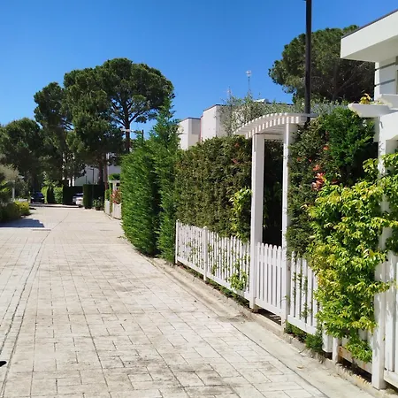 Super Leisure Vila-gjiri I Lalezit * Plazhi San Pietro