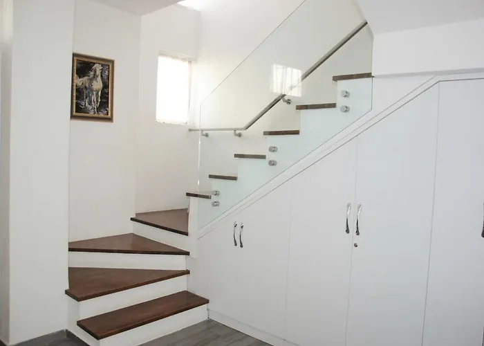 Super Leisure Vila-plazhi San Pietro, Gjiri I Lalezit Plazhi San Pietro