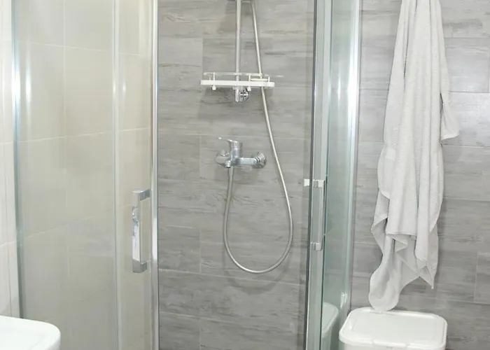 Super Leisure Vila-plazhi San Pietro, Gjiri I Lalezit * Plazhi San Pietro