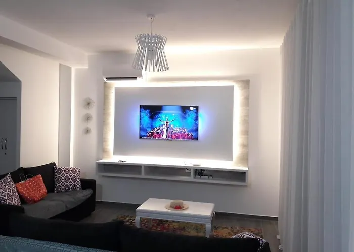 Super Leisure Vila-plazhi San Pietro, Gjiri I Lalezit