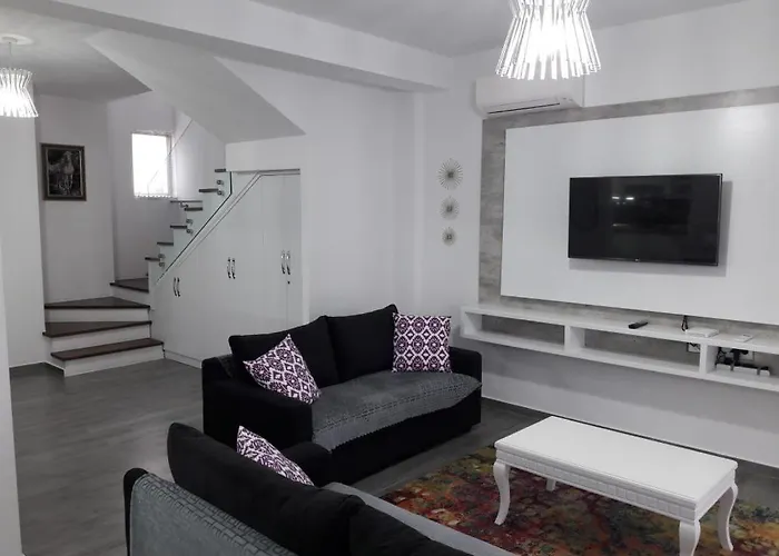 Super Leisure Vila-plazhi San Pietro, Gjiri I Lalezit Plazhi San Pietro