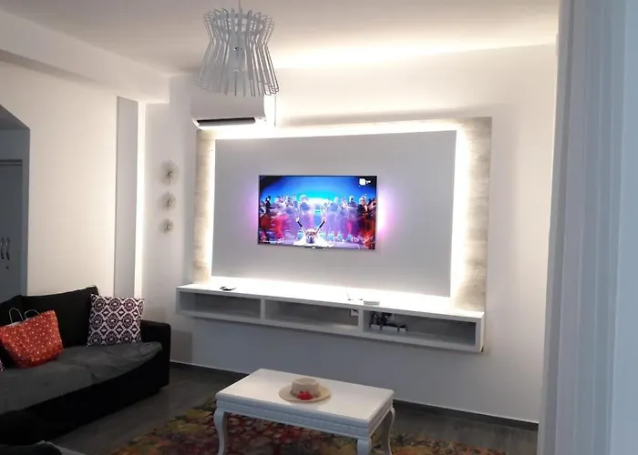 Super Leisure Vila-plazhi San Pietro, Gjiri I Lalezit Вилла