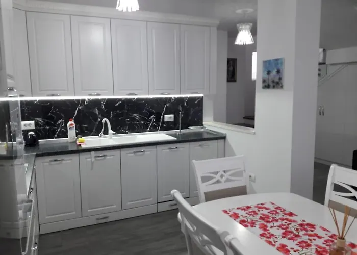 Villa Super Leisure Vila-plazhi San Pietro, Gjiri I Lalezit