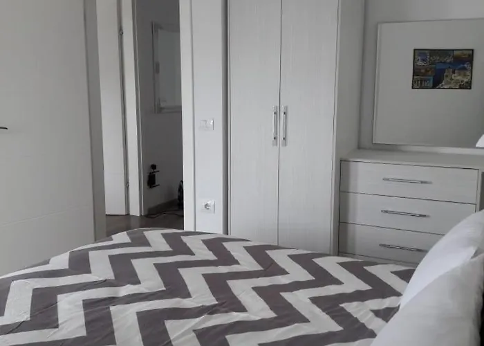 Super Leisure Vila-plazhi San Pietro, Gjiri I Lalezit *