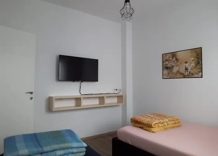 Super Leisure Vila-plazhi San Pietro, Gjiri I Lalezit Вилла