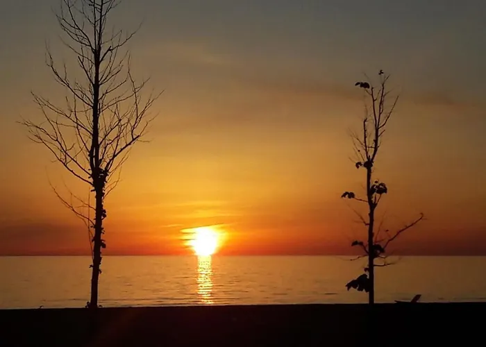 Super Leisure Vila-plazhi San Pietro, Gjiri I Lalezit *