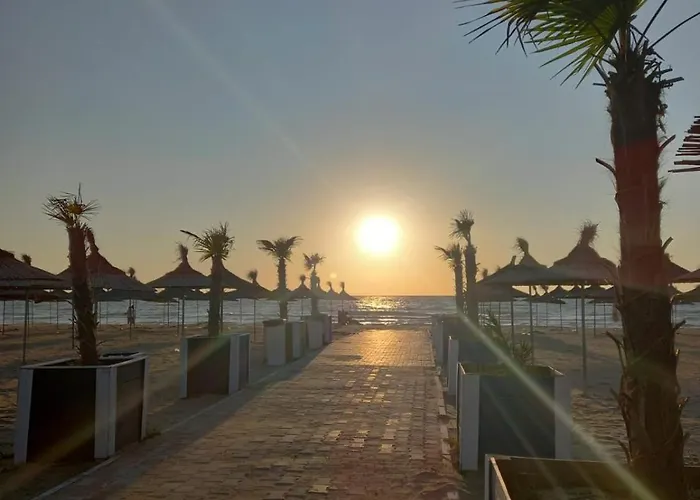Super Leisure Vila-plazhi San Pietro, Gjiri I Lalezit Villa *